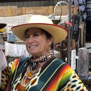 Meet your Posher, Julie